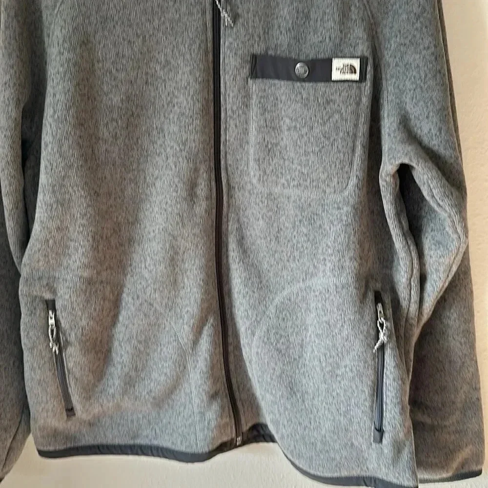 The North Face L men’s zip front fleece jacket grey w/ charcoal great pre owned